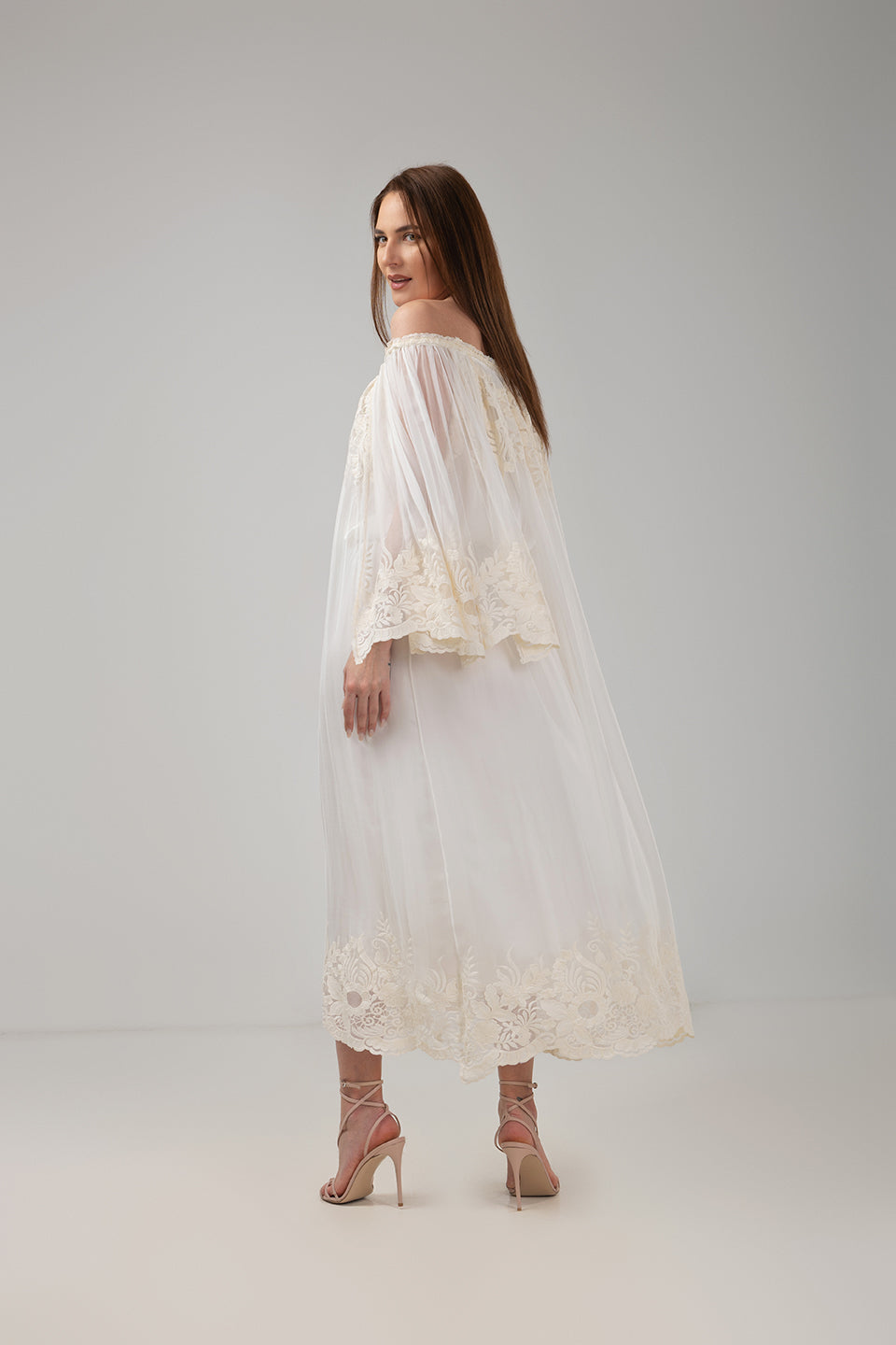 Load image into Gallery viewer, Midi white taffeta skirt