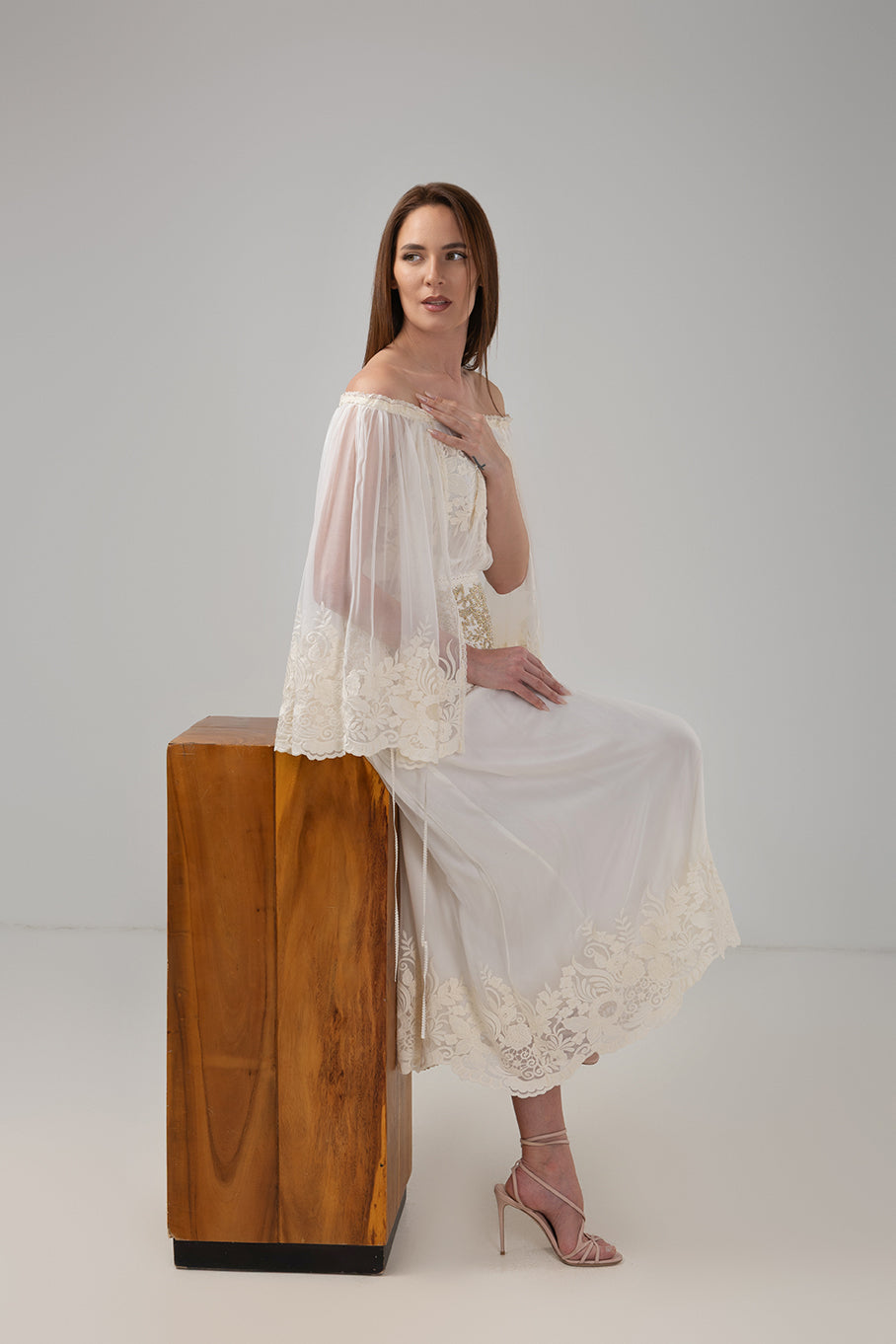 Load image into Gallery viewer, Midi white taffeta skirt