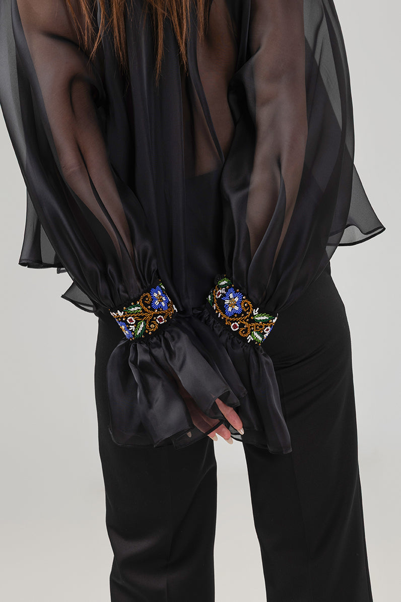 Incarca imaginea in galerie, Bluză couture din organza transparentă cu manșete din catifea cusute manual