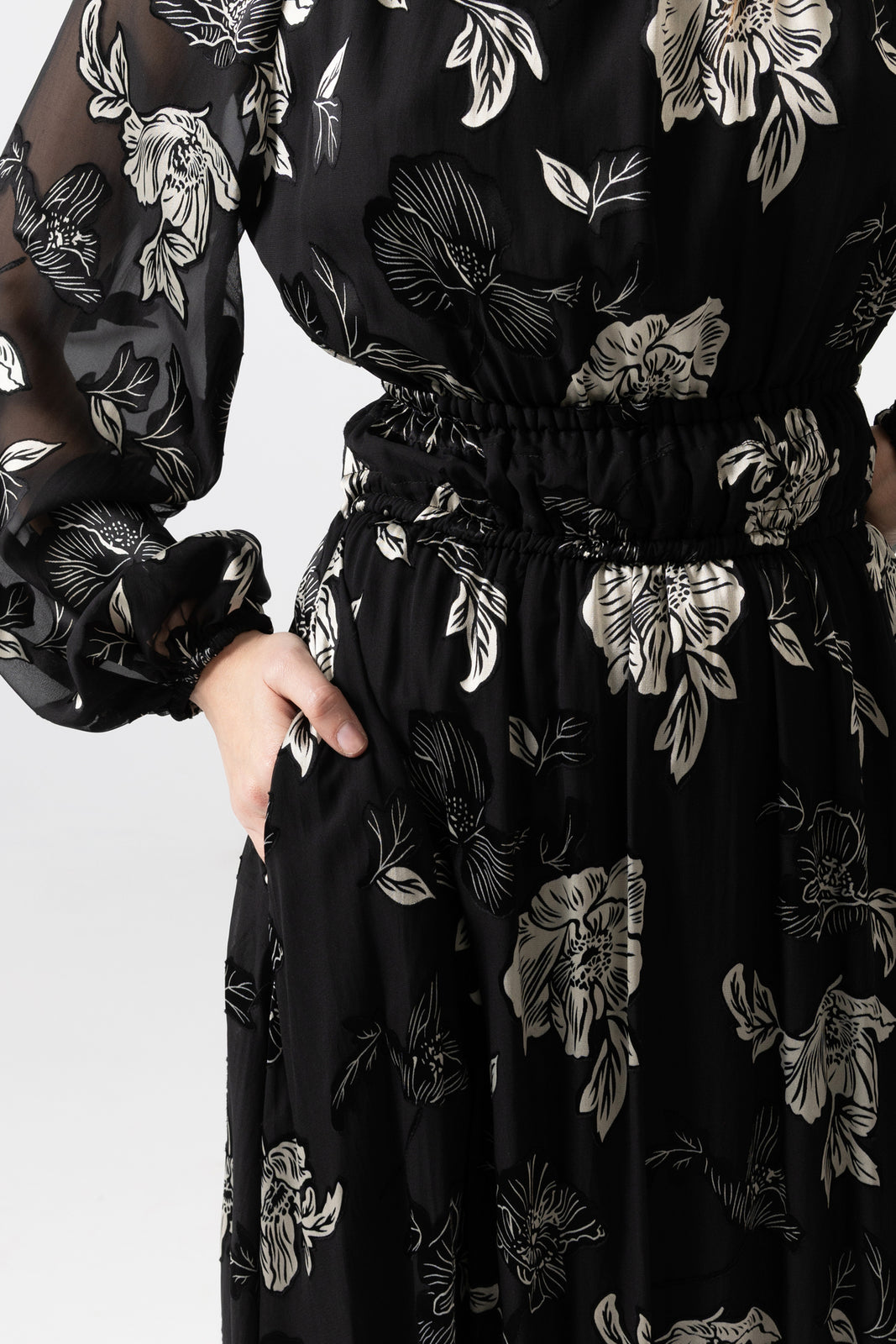 Load image into Gallery viewer, Dusty pink midi dress with cut-out shoulders