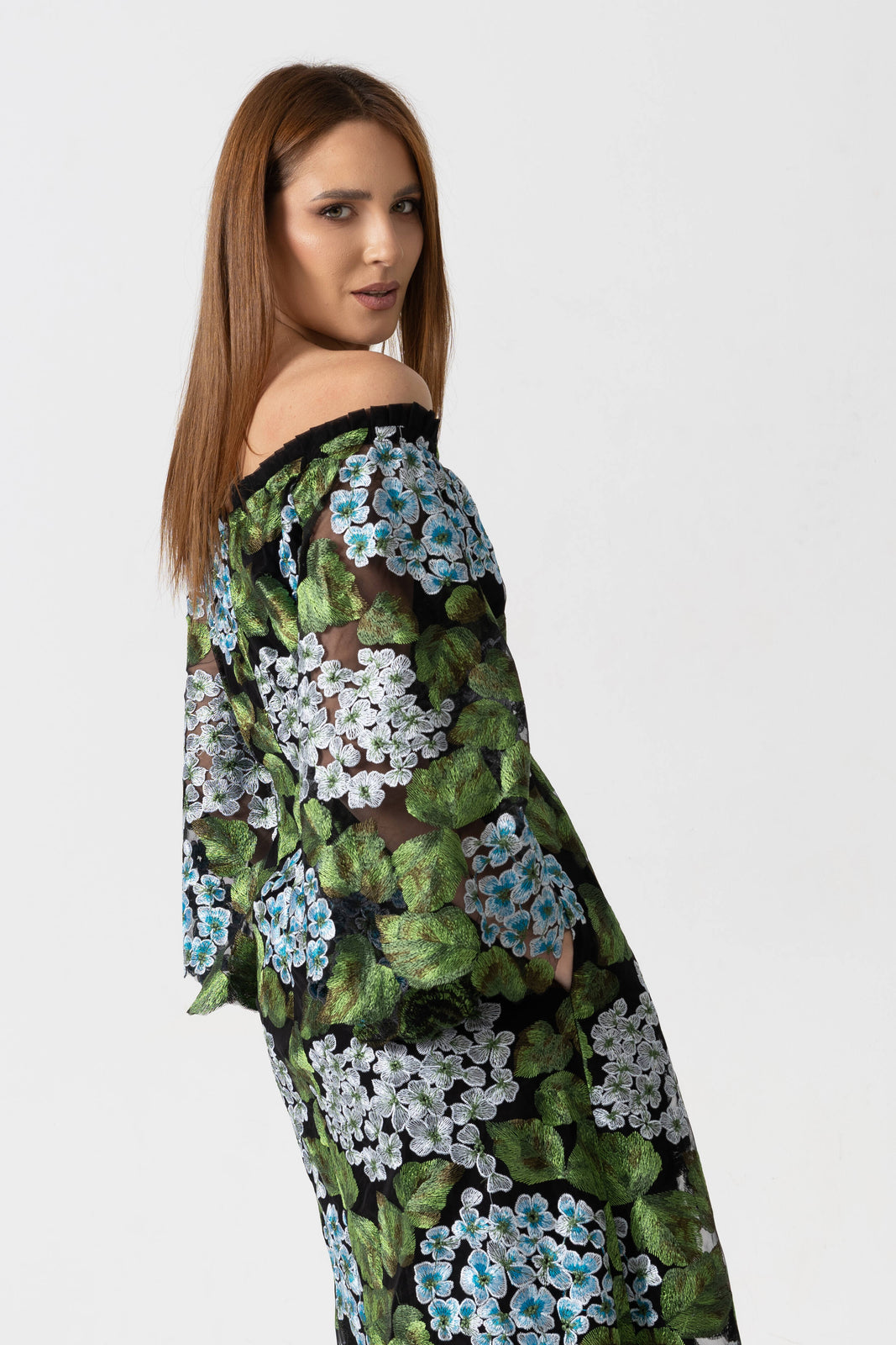 Load image into Gallery viewer, Dusty pink midi dress with cut-out shoulders