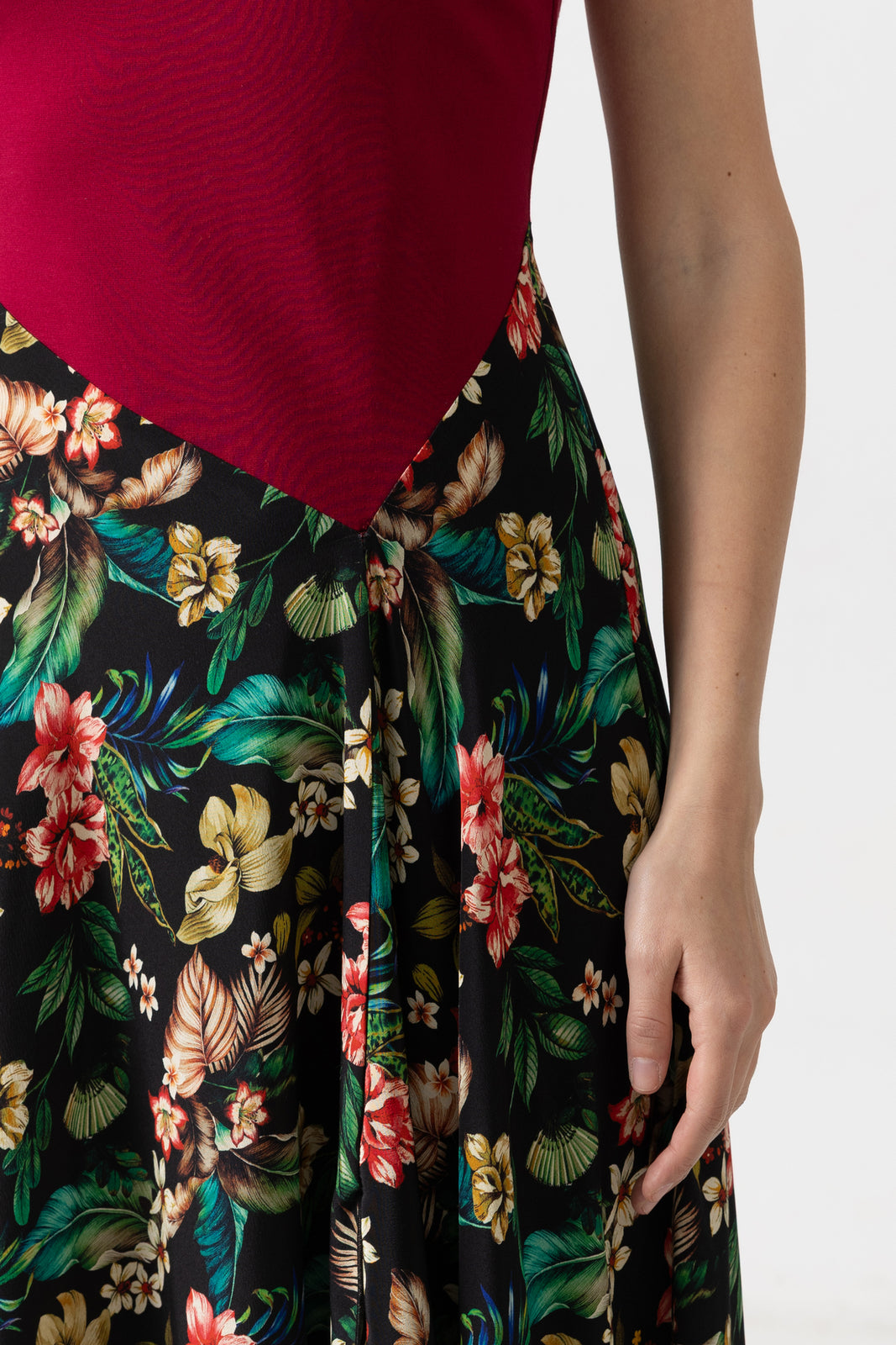 Load image into Gallery viewer, Dusty pink midi dress with cut-out shoulders