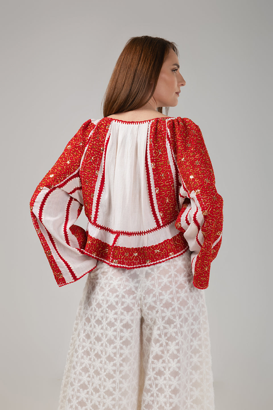 Incarca imaginea in galerie, Fustă-Pantaloni  din bumbac cu terminatie din dantelă brodată ivory – Eleganță Couture &amp; Confort Fluid