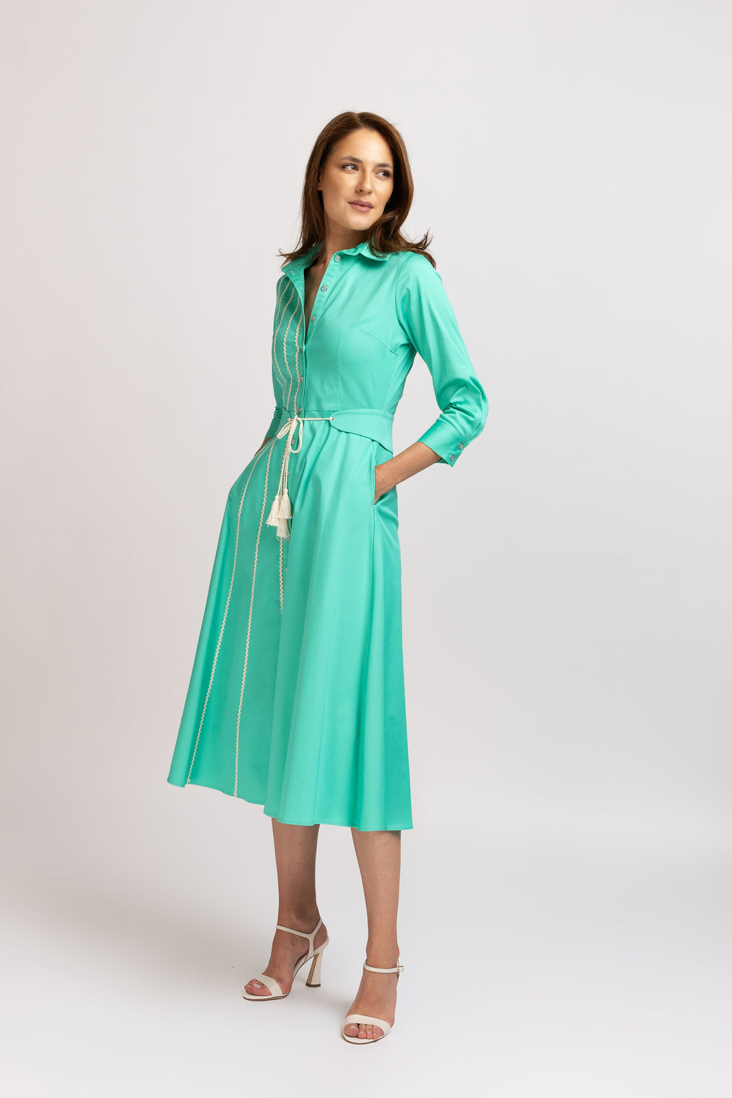 Incarca imaginea in galerie, Rochie camasa din bumbac verde menta cu aplicatii macrame