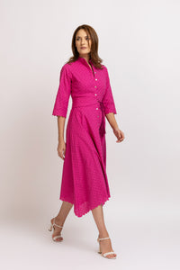 Rochie fuchsia din bumbac cu broderie spartă si brau in talie