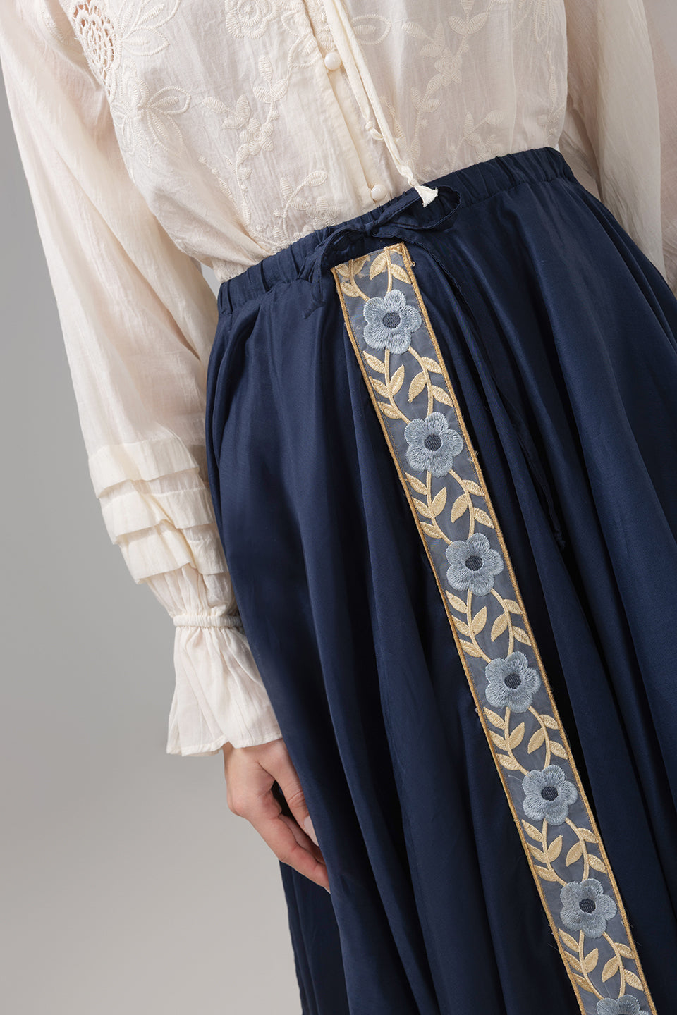 Load image into Gallery viewer, Yellow midi pleated skirt with elastic band