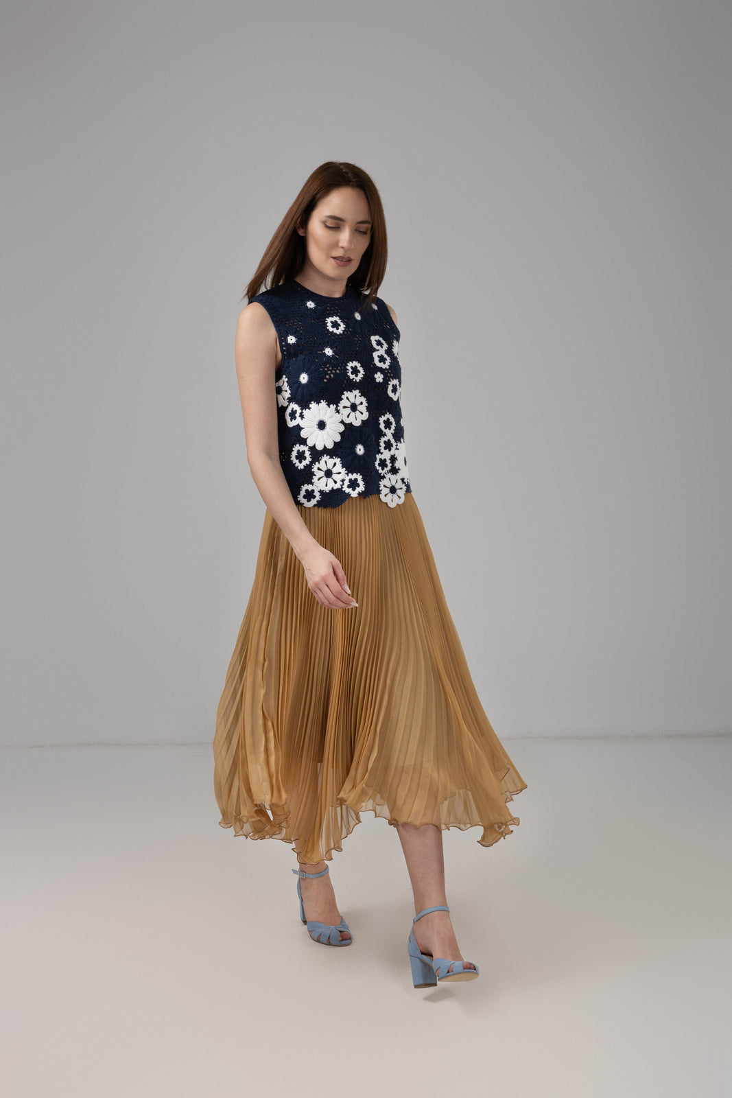 Load image into Gallery viewer, Yellow midi pleated skirt with elastic band