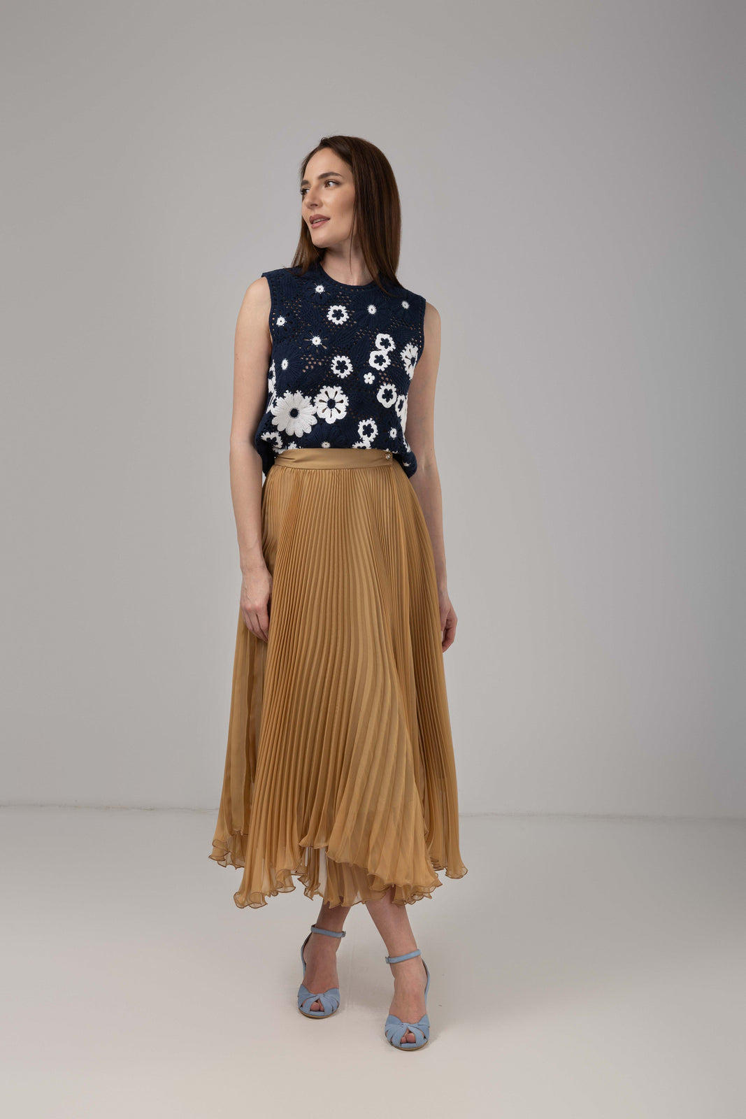 Load image into Gallery viewer, Yellow midi pleated skirt with elastic band