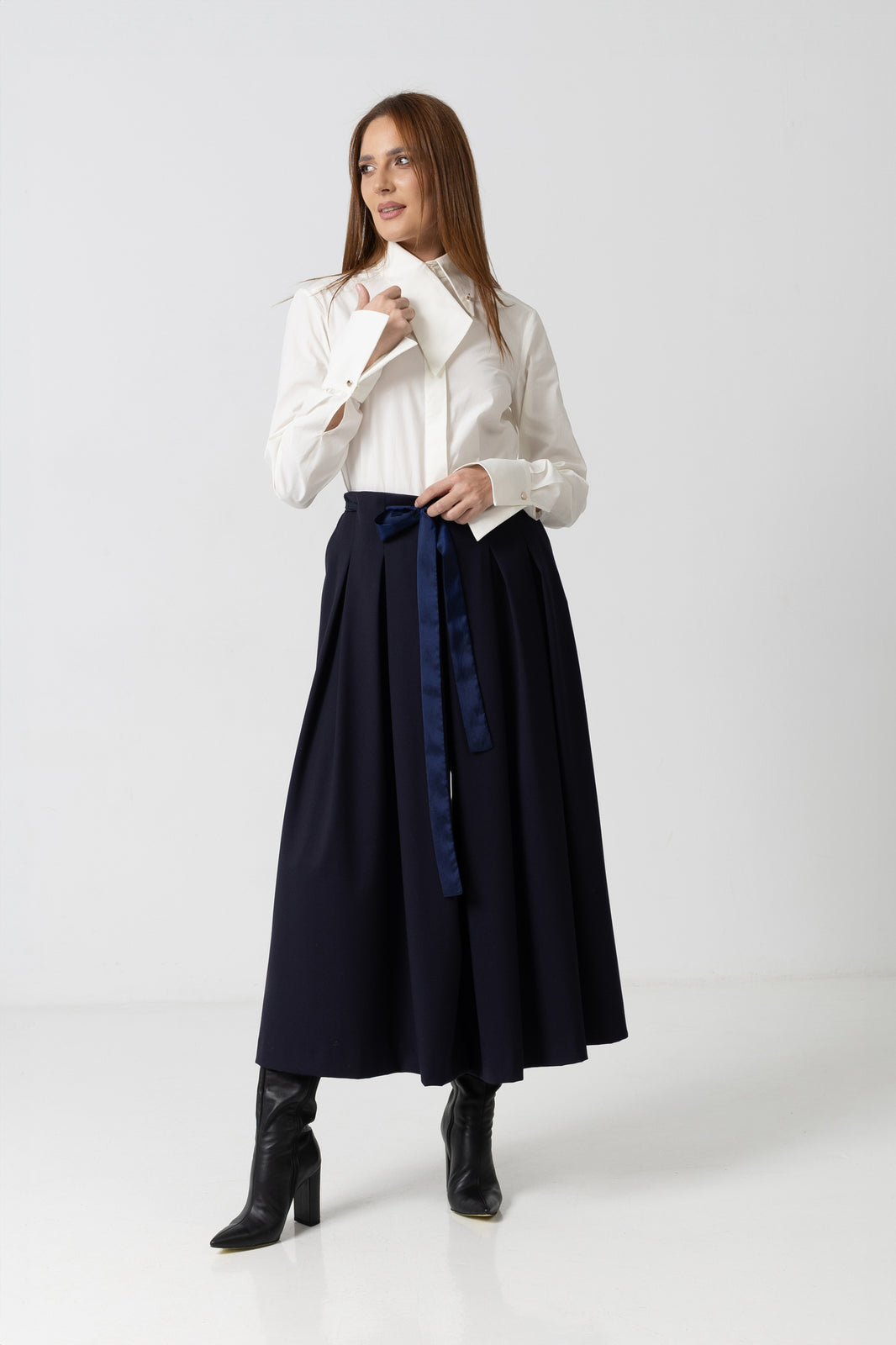 Load image into Gallery viewer, Midi white taffeta skirt