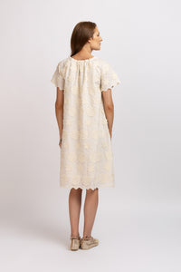 Short cotton dress with floral print and short sleeves