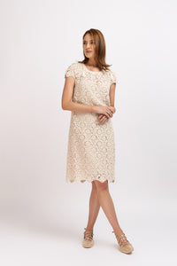 Short cotton dress with floral print and short sleeves