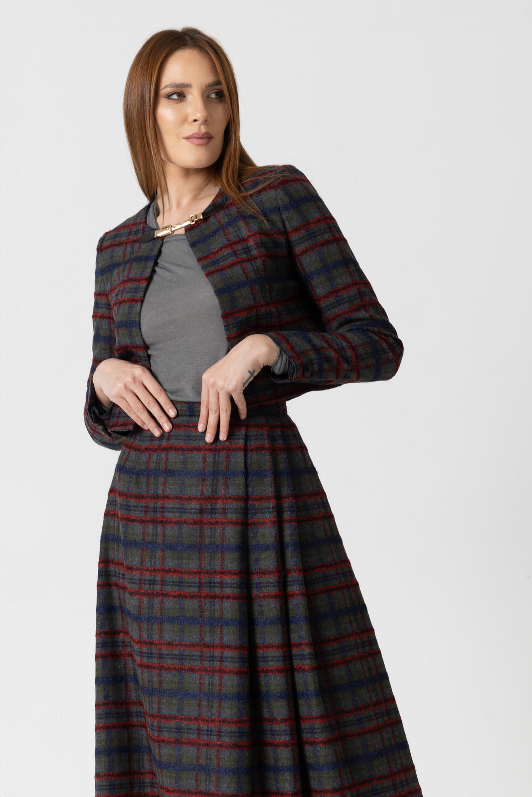 Load image into Gallery viewer, Midi white taffeta skirt