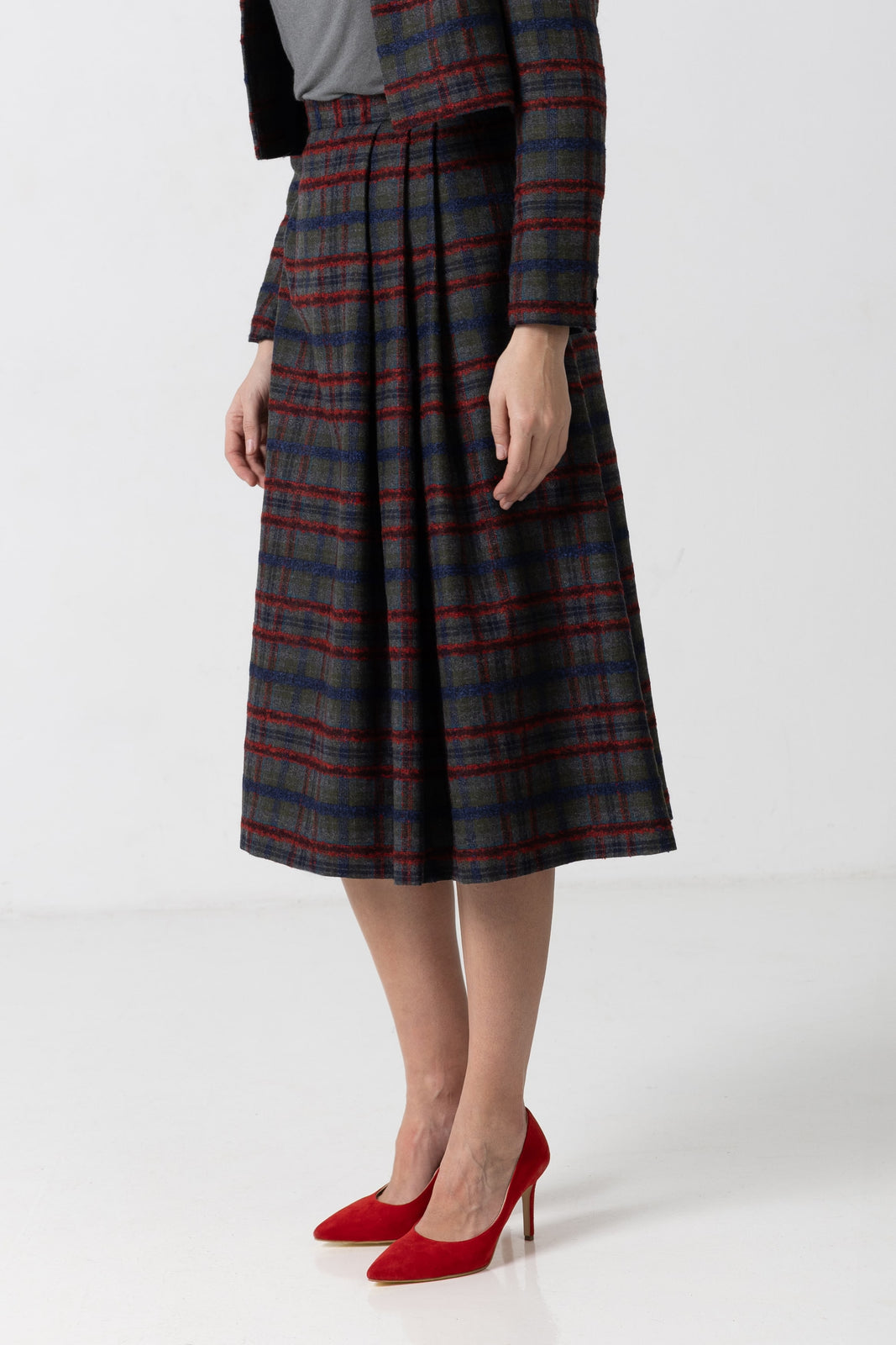 Load image into Gallery viewer, Midi white taffeta skirt