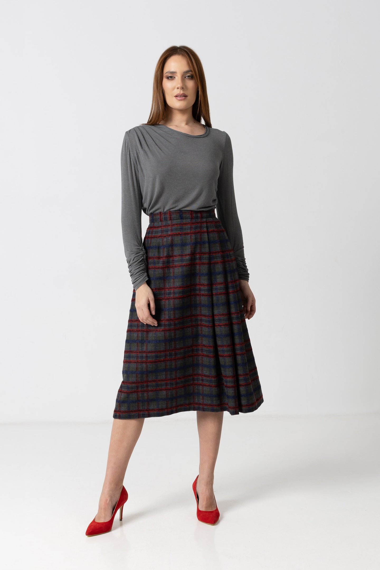 Organza shirt with ivory natural silk and floral embroidery