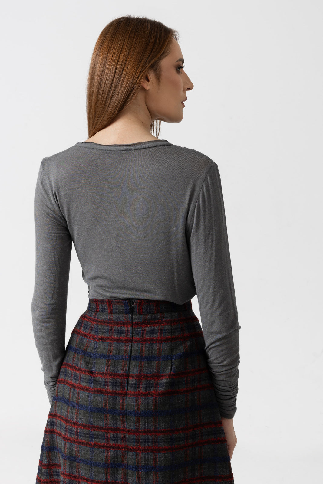 Load image into Gallery viewer, Organza shirt with ivory natural silk and floral embroidery