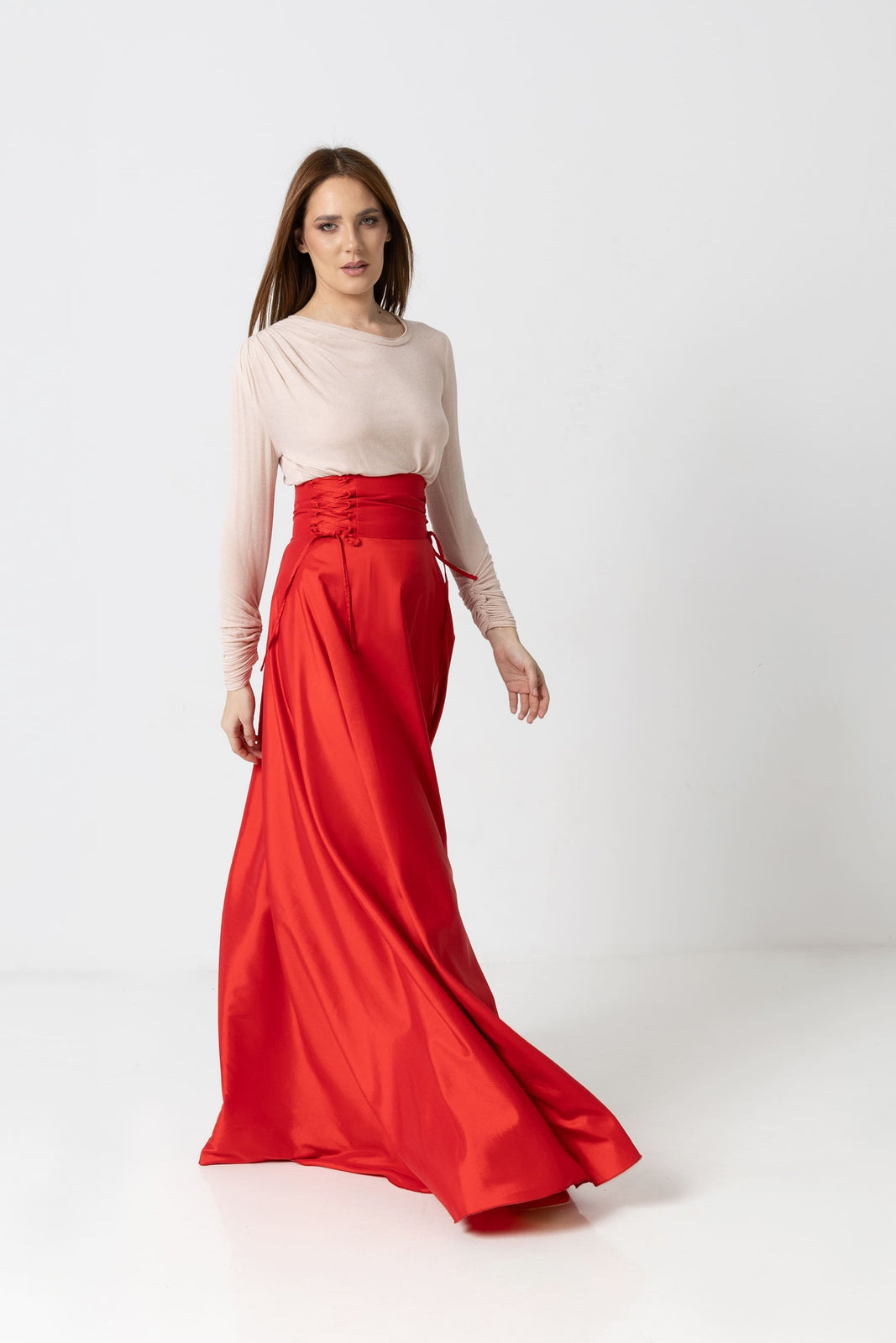 Load image into Gallery viewer, Maxi black taffeta skirt with high waist and side laces