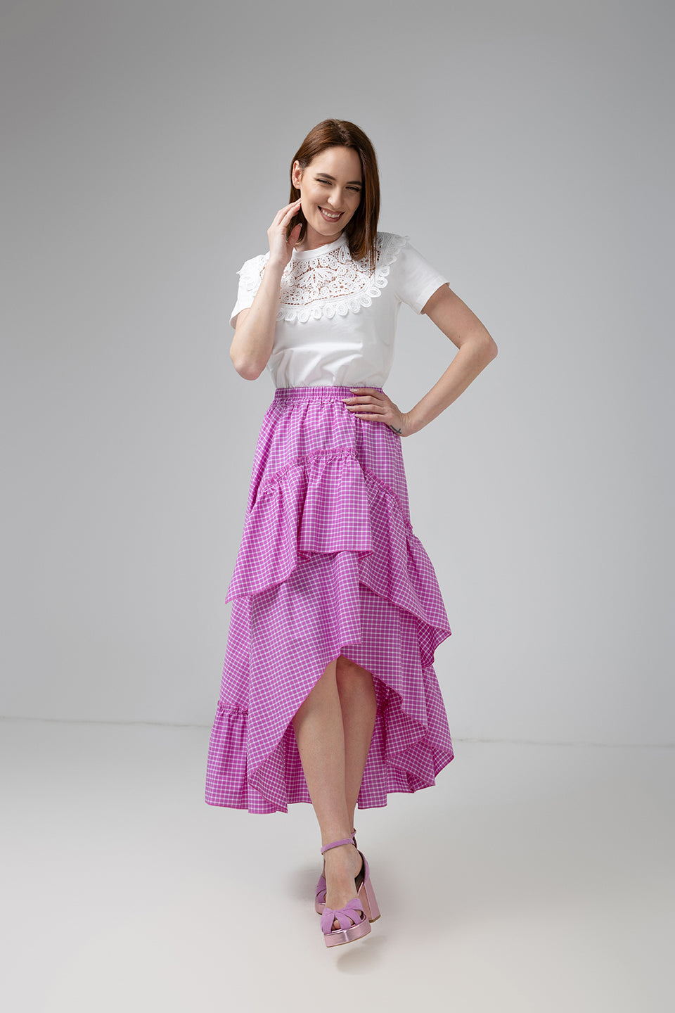 Incarca imaginea in galerie, Fustă asimetrică din bumbac fuchsia pastel cu carouri fine