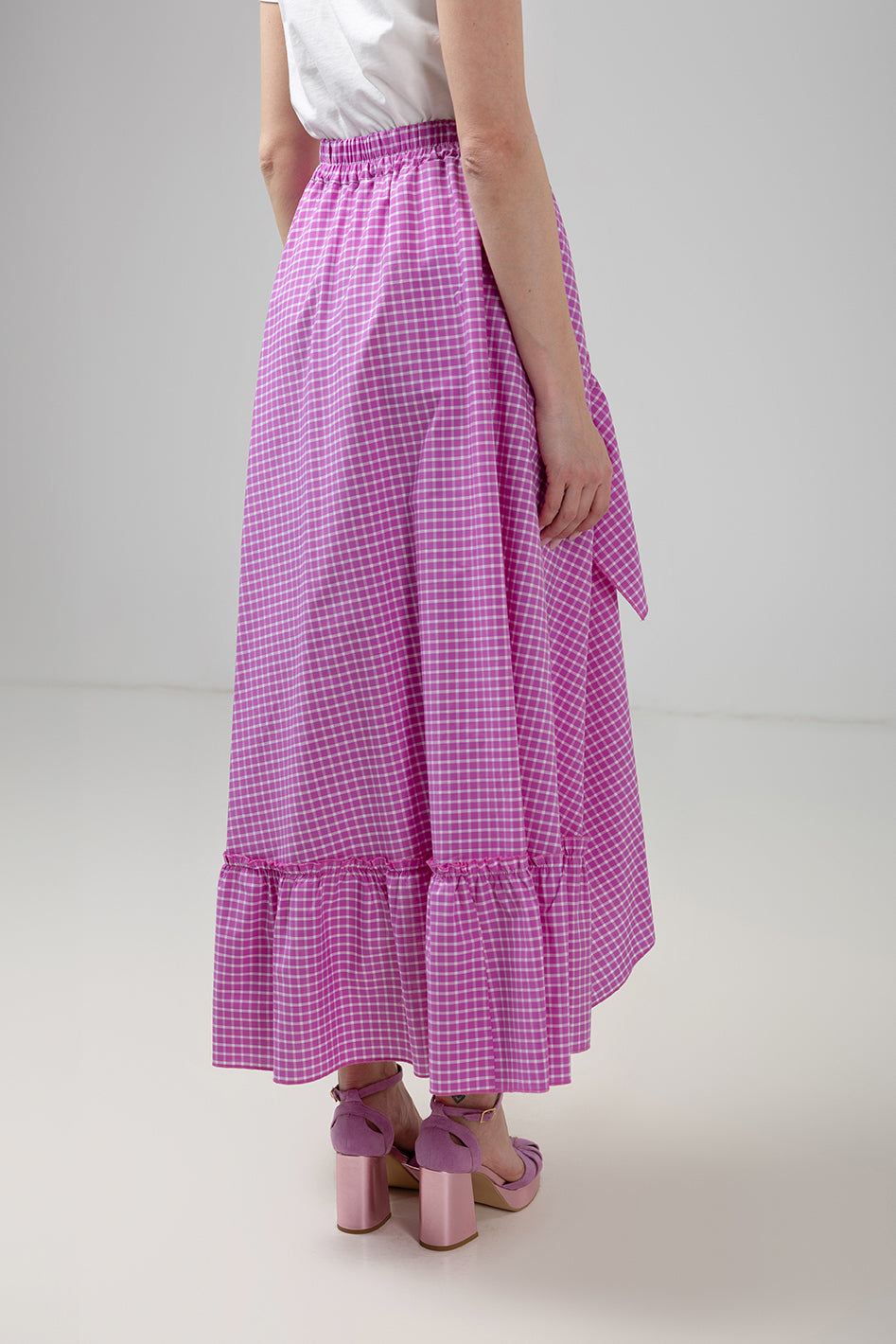 Incarca imaginea in galerie, Fustă asimetrică din bumbac fuchsia pastel cu carouri fine