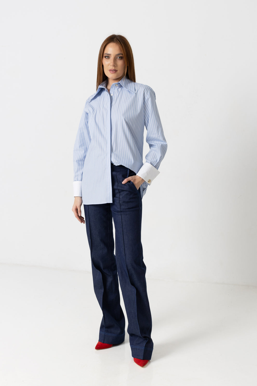 Load image into Gallery viewer, Organza shirt with ivory natural silk and floral embroidery