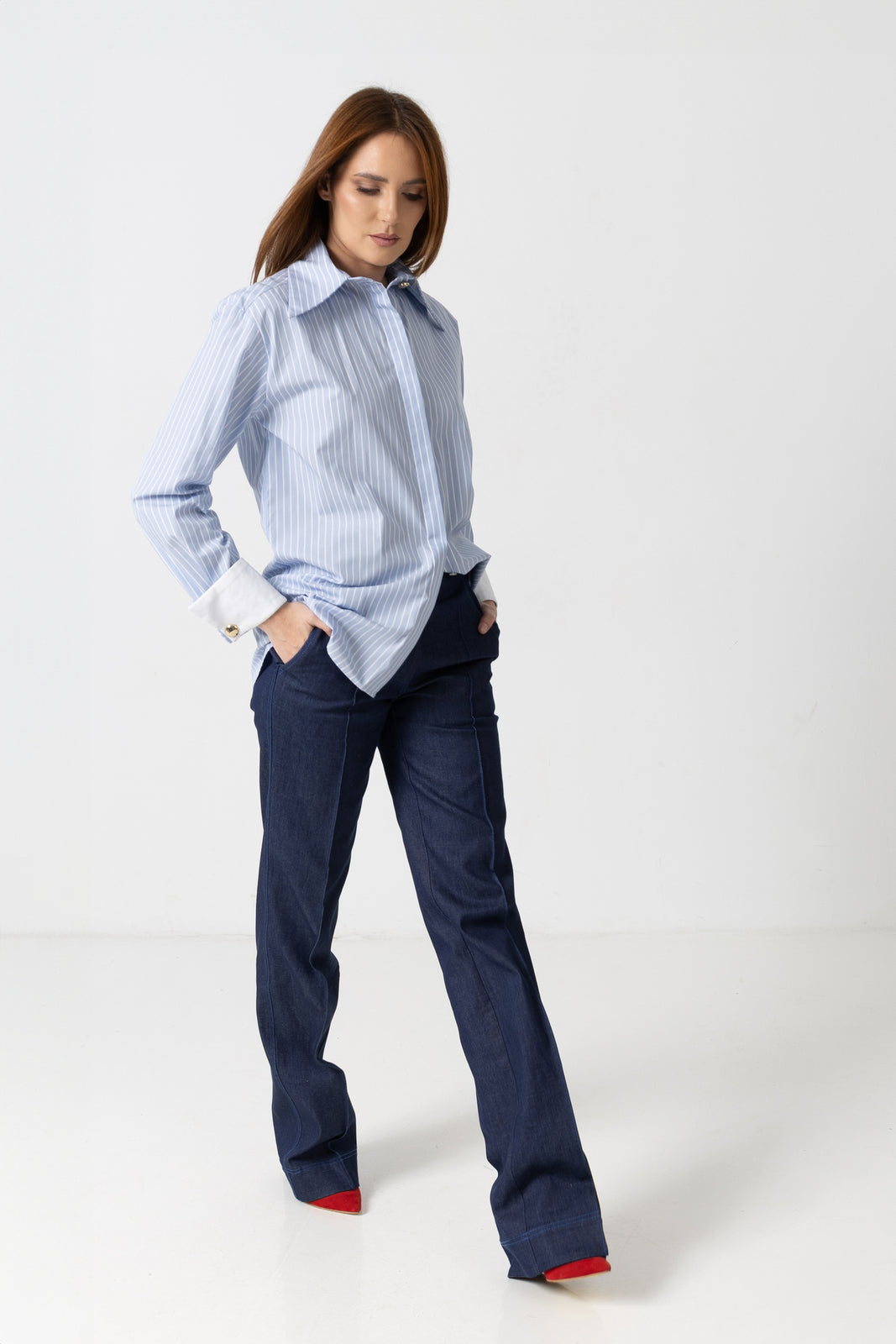 Load image into Gallery viewer, Organza shirt with ivory natural silk and floral embroidery