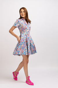 Short cotton dress with floral print and short sleeves