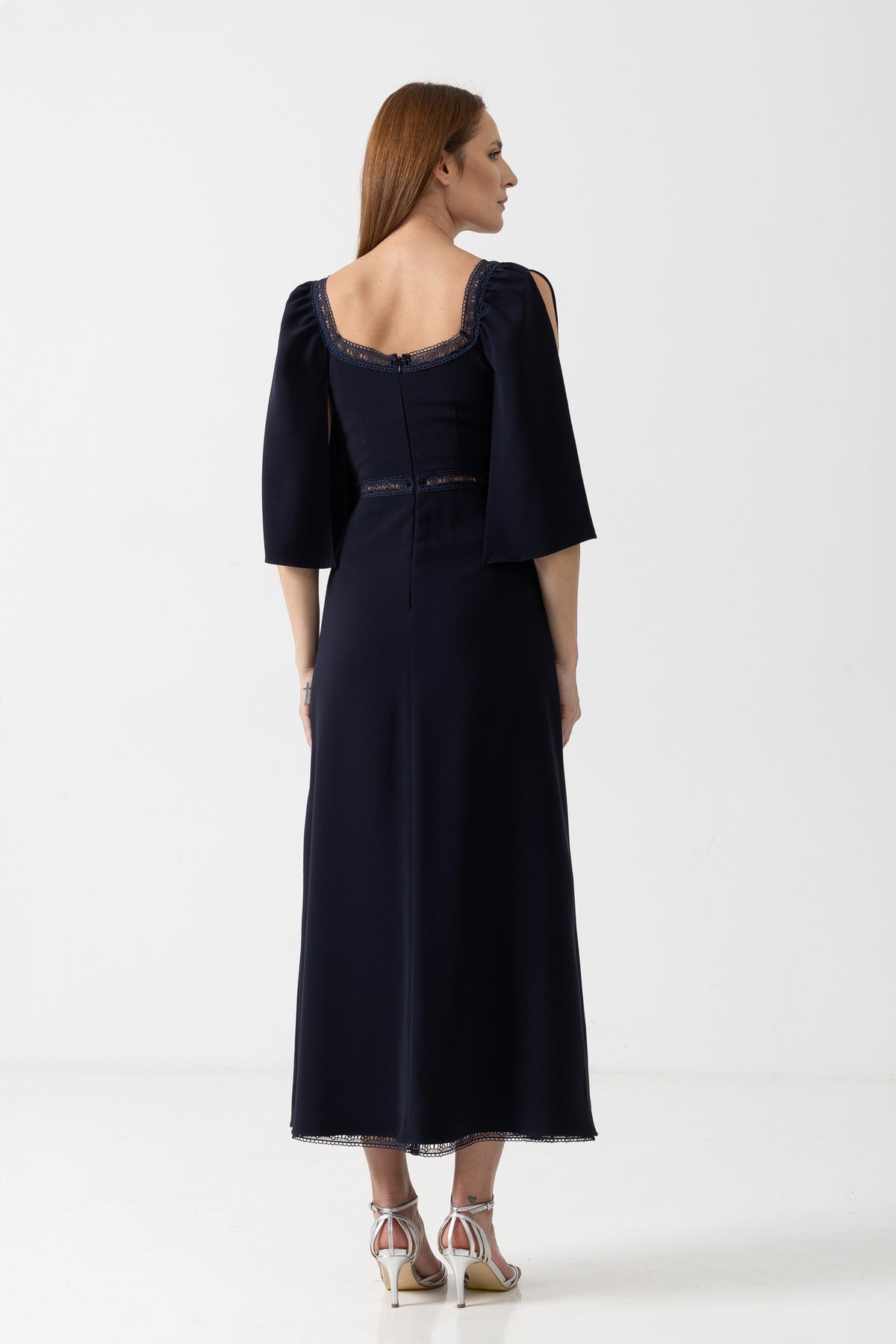 Dusty pink midi dress with cut-out shoulders