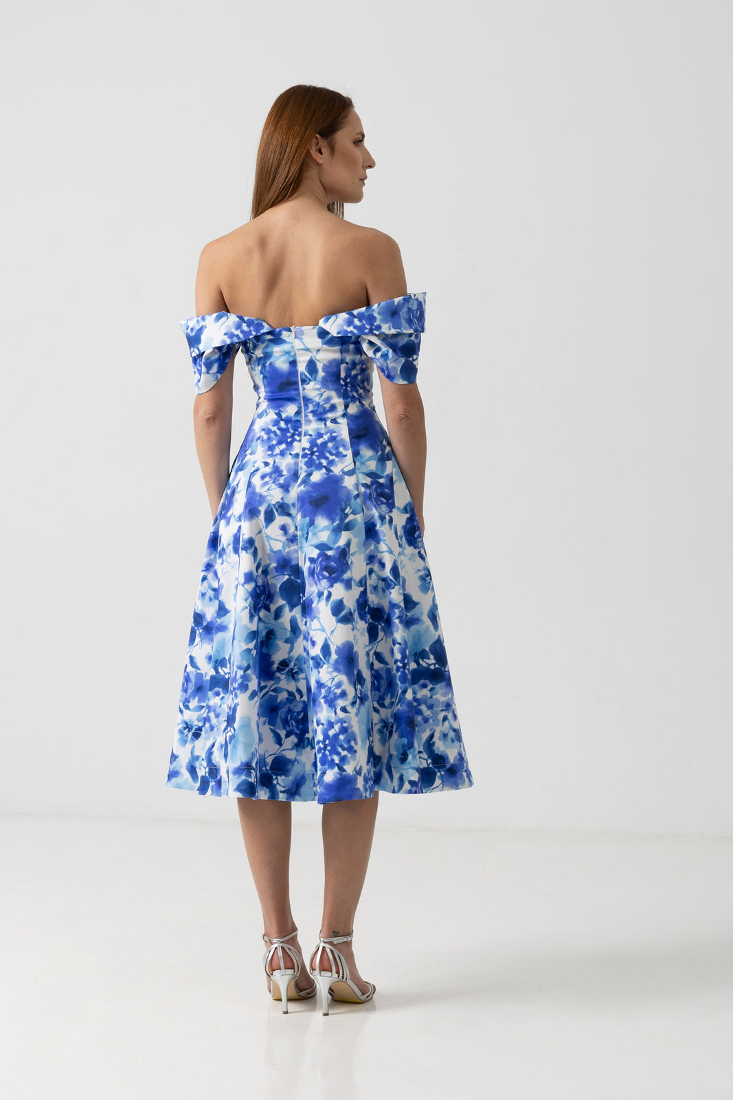 Load image into Gallery viewer, Dusty pink midi dress with cut-out shoulders