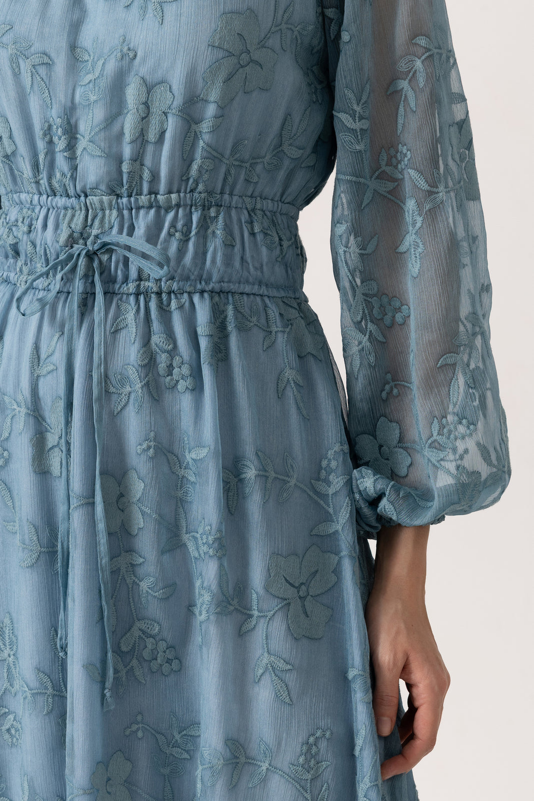 Load image into Gallery viewer, Dusty pink midi dress with cut-out shoulders