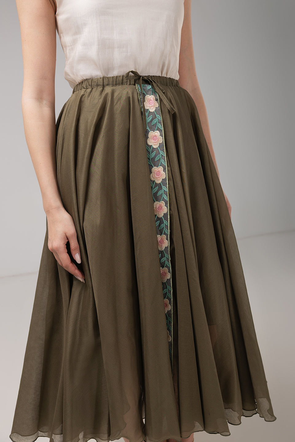 Load image into Gallery viewer, Yellow midi pleated skirt with elastic band