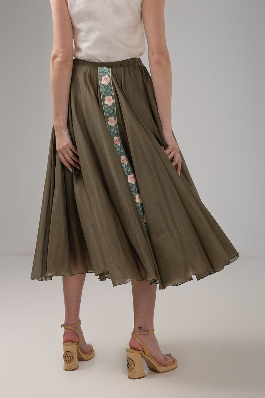 Load image into Gallery viewer, Yellow midi pleated skirt with elastic band