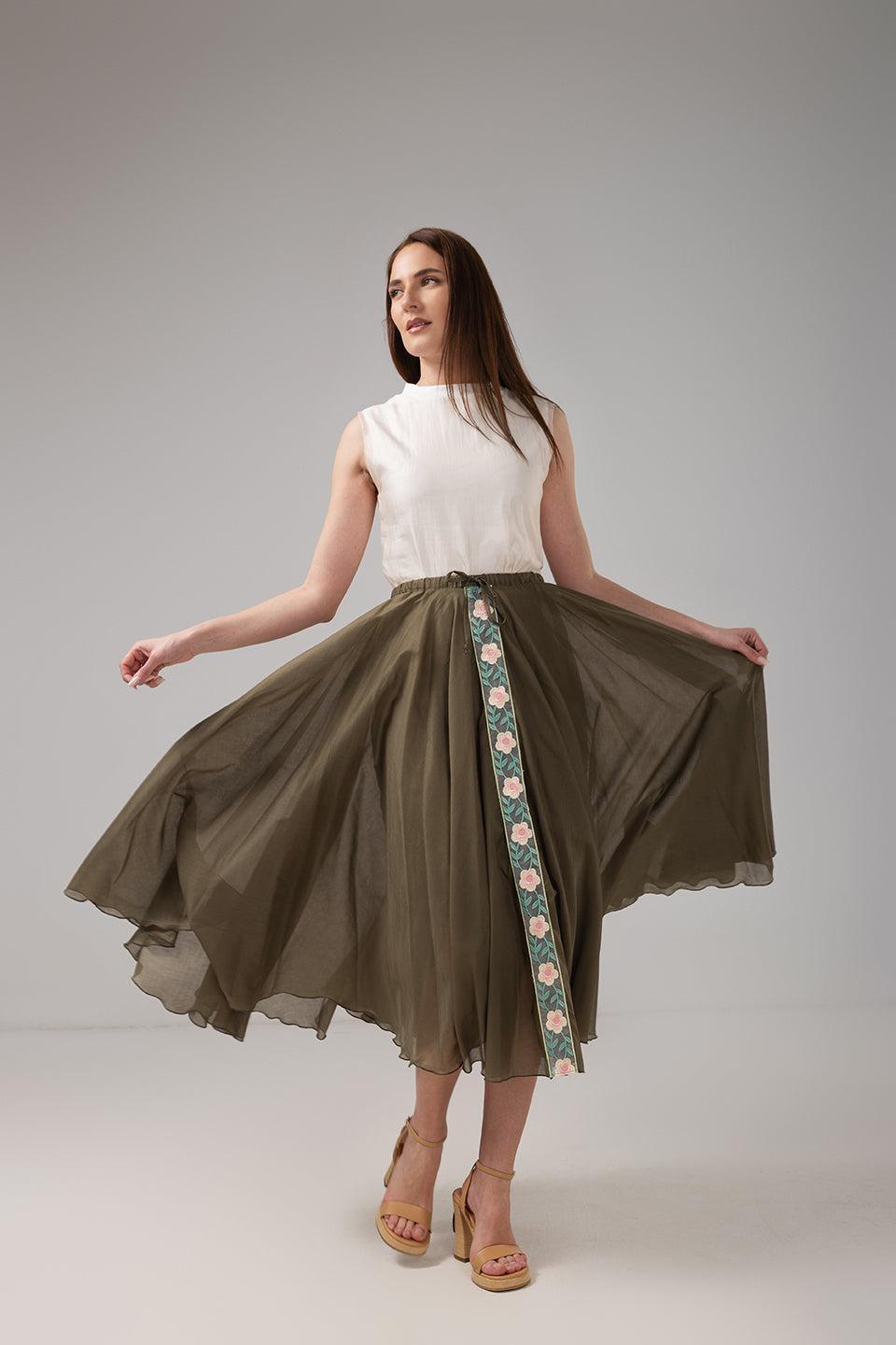 Load image into Gallery viewer, Yellow midi pleated skirt with elastic band