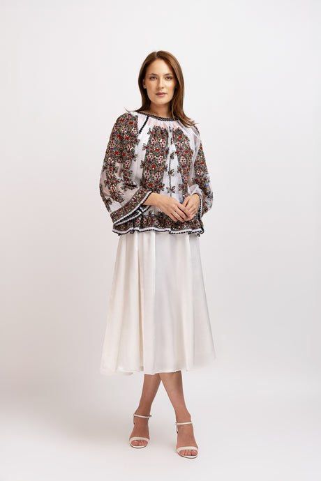 Bluza tip ie cu margele cusute manual