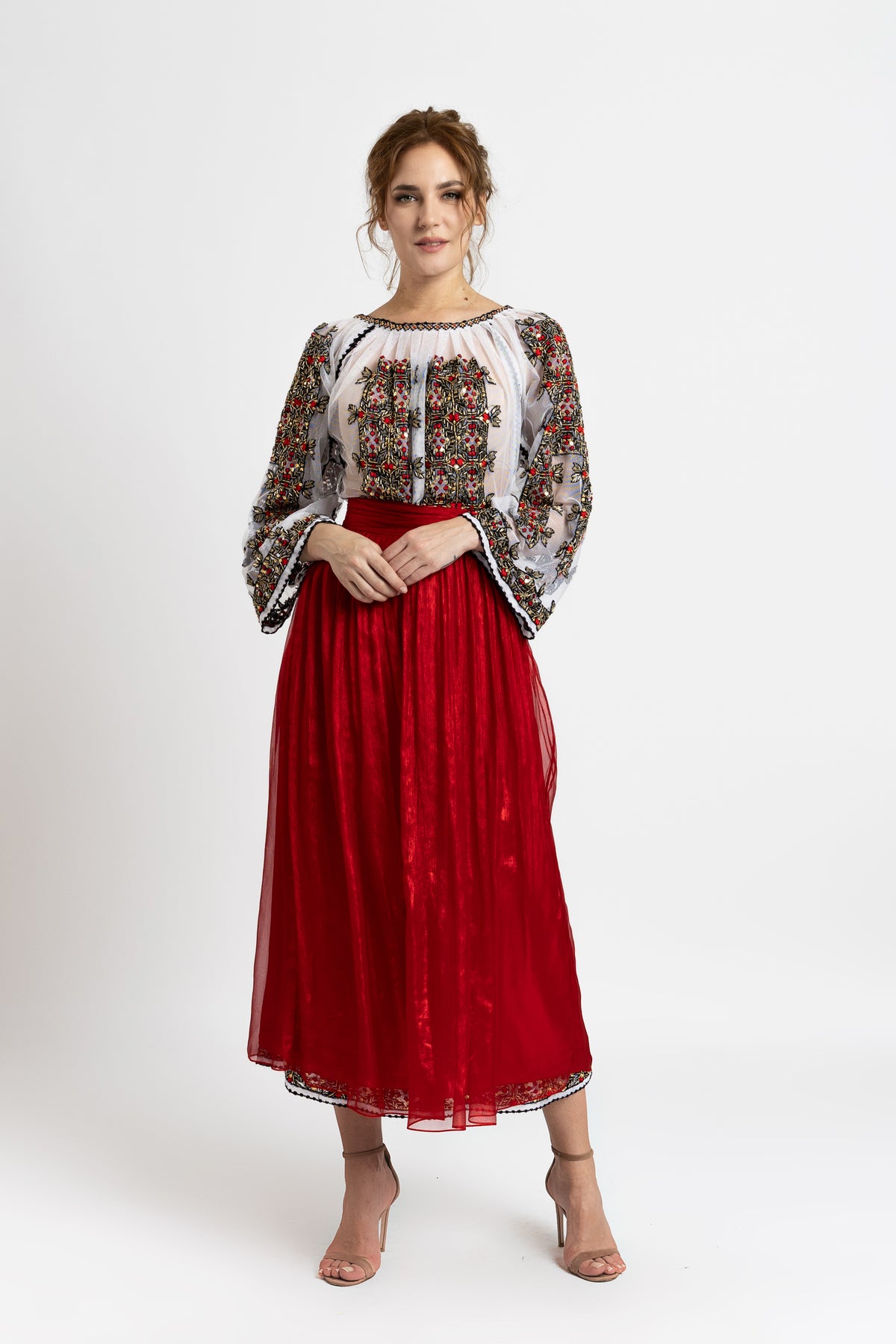 Hand-sewn ie dress on tulle and silk skirt