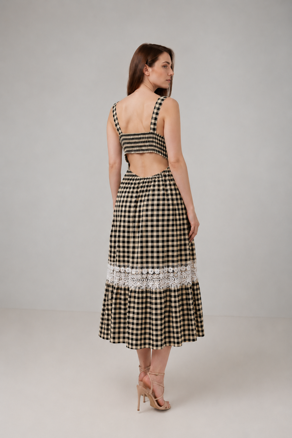 Load image into Gallery viewer, Dark green cotton shirt dress with macrame applications