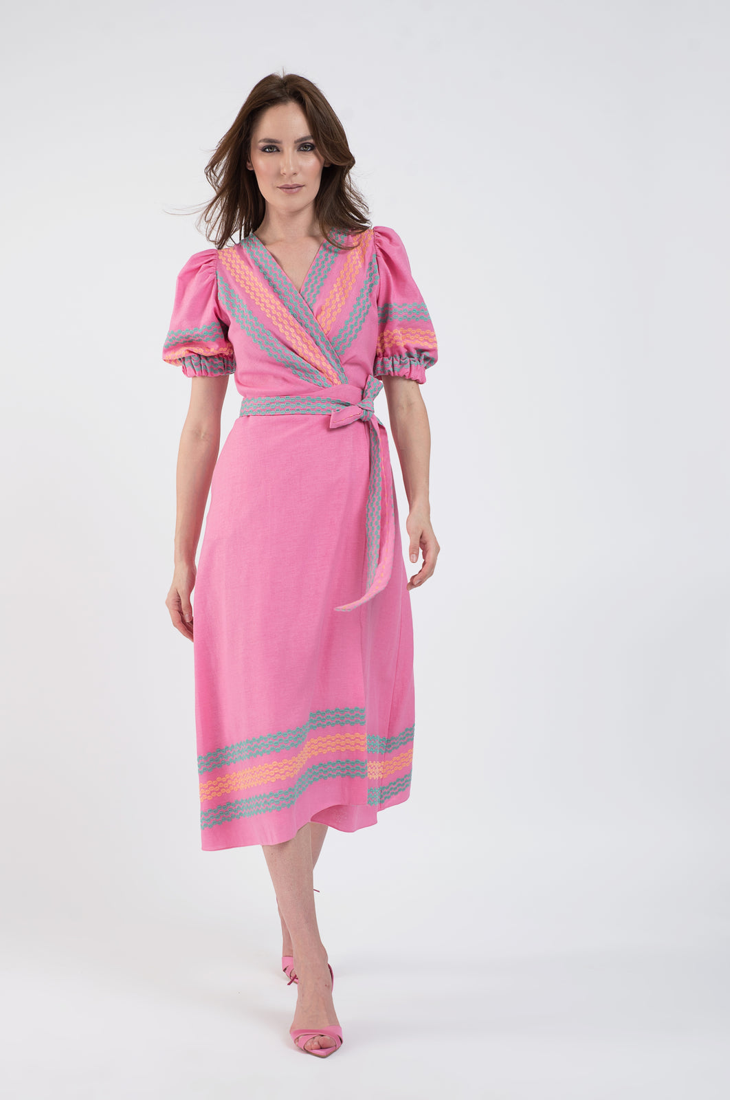 Incarca imaginea in galerie, Rochie midi petrecuta din in roz cu maneci bufante