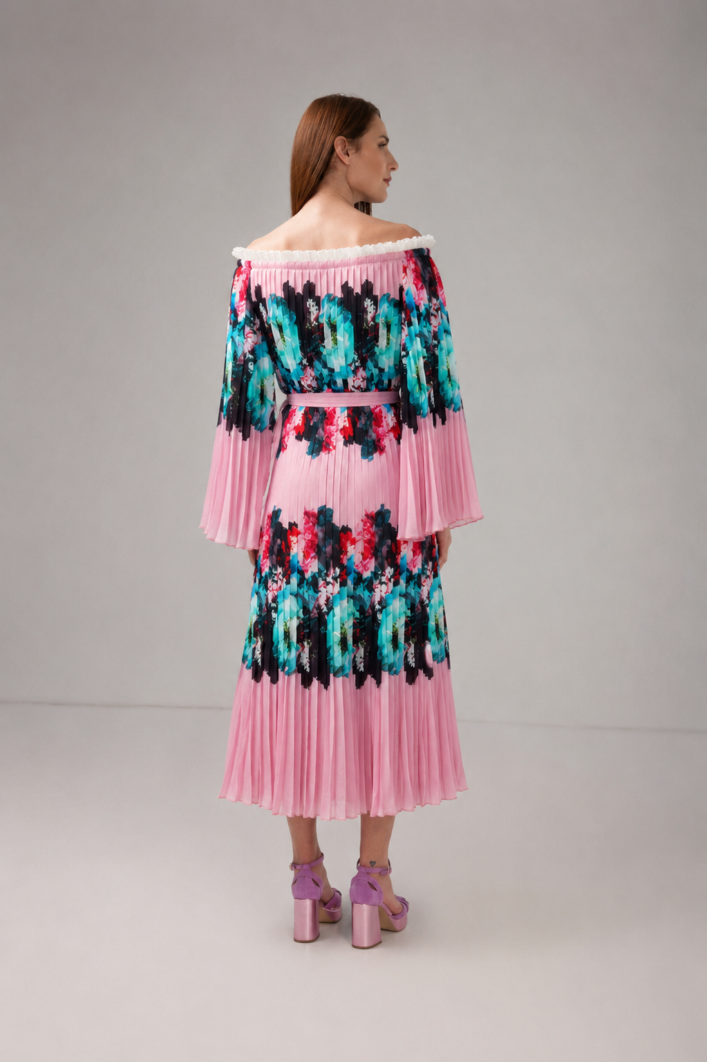 Incarca imaginea in galerie, Rochie Midi Plisată Roz cu Print Floral și Umeri Goi