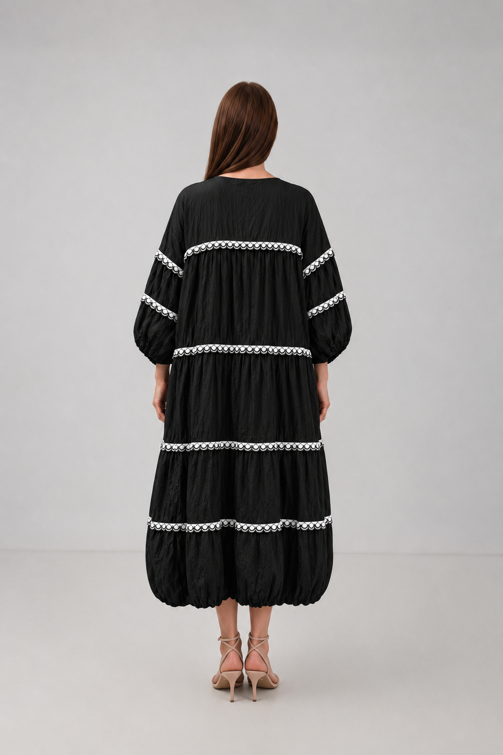 Incarca imaginea in galerie, Rochie Midi Premium Neagră cu Inserții Decorative Contrastante