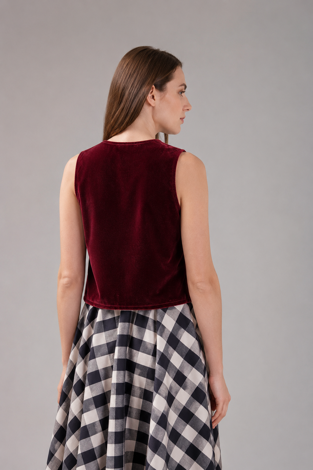 Incarca imaginea in galerie, Vestă bordo premium din catifea cu broderie ornamentală reinterpretată