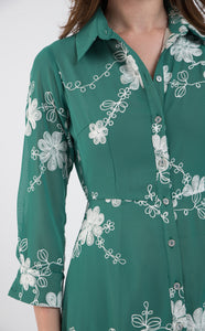 Rochie lunga din vascoza verde cu broderie florala