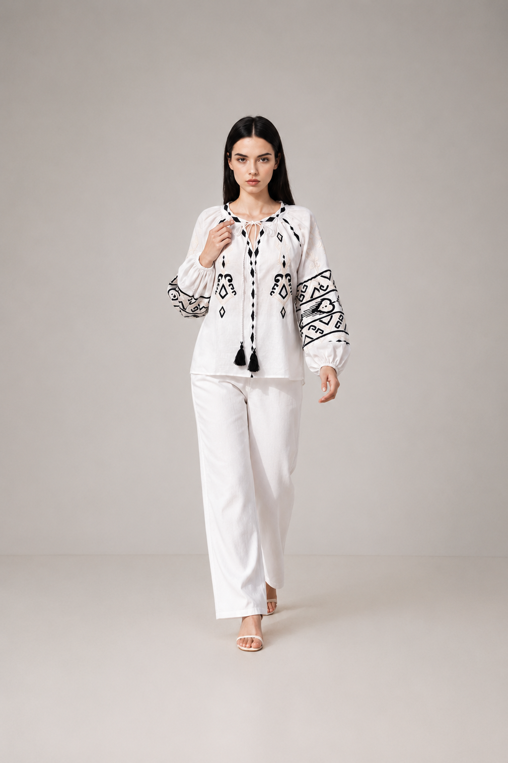 Load image into Gallery viewer, The blouse is made of viscose