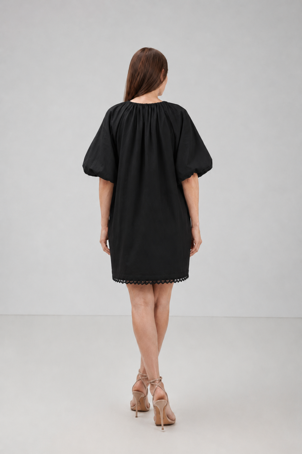 Load image into Gallery viewer, Dark green cotton shirt dress with macrame applications