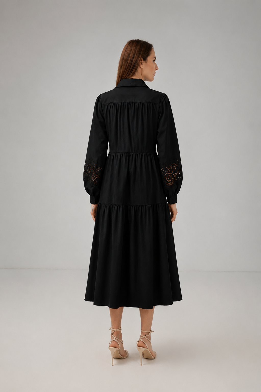 Incarca imaginea in galerie, Rochie midi tip cămașă cu broderie decupată – Negru