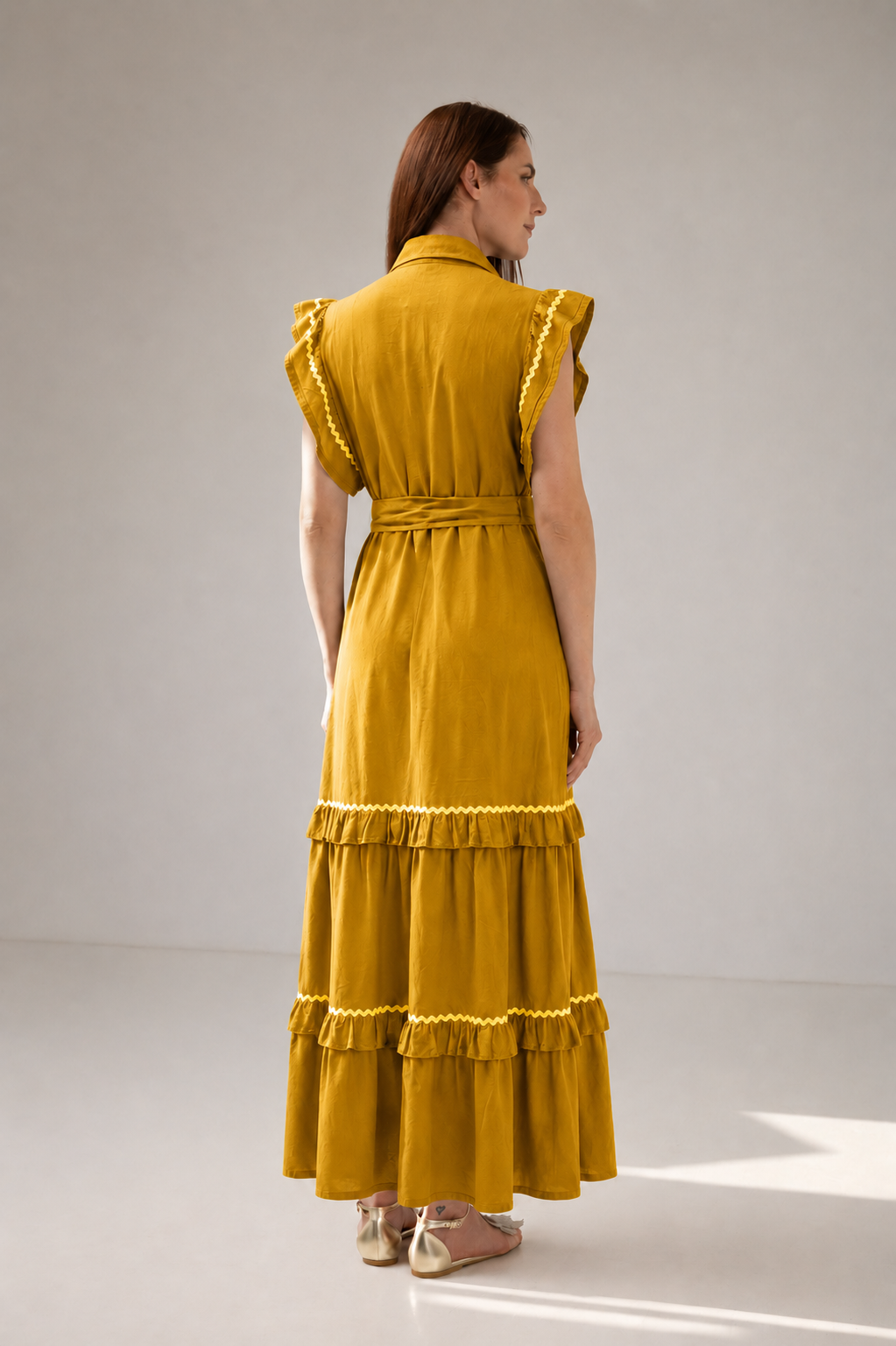 Incarca imaginea in galerie, Rochie Maxi Muștar cu Volane, Cordon în Talie și Inserții Decorative