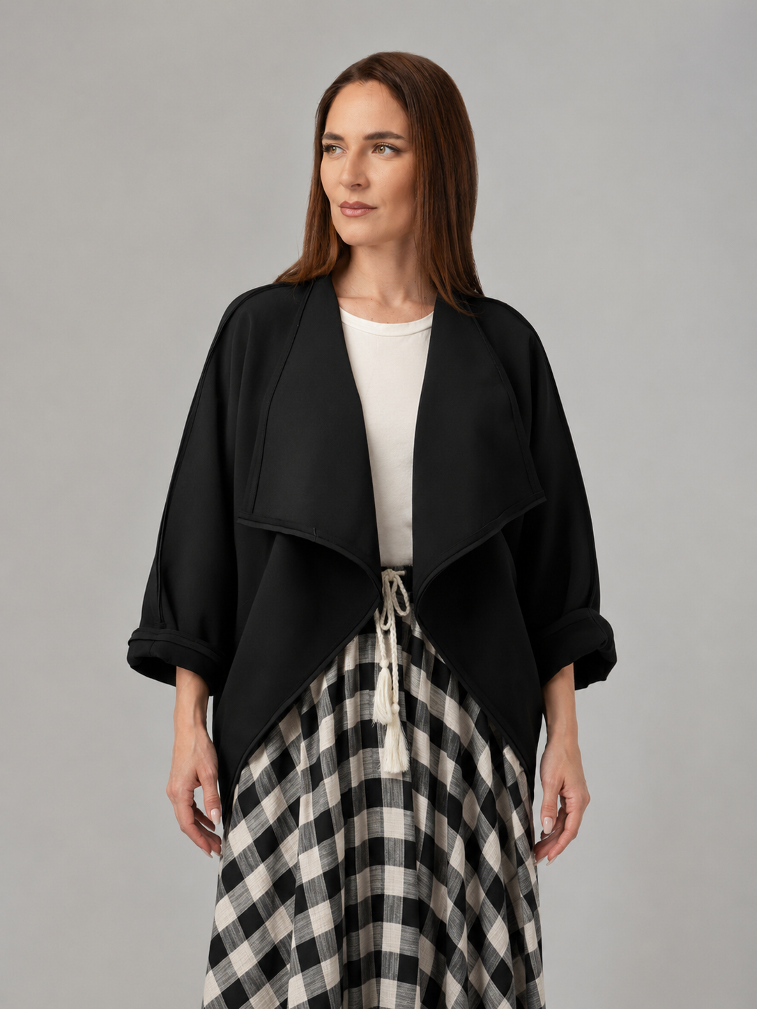 Incarca imaginea in galerie, Jachetă Neagră Oversized din Neopren cu Croială Asimetrică