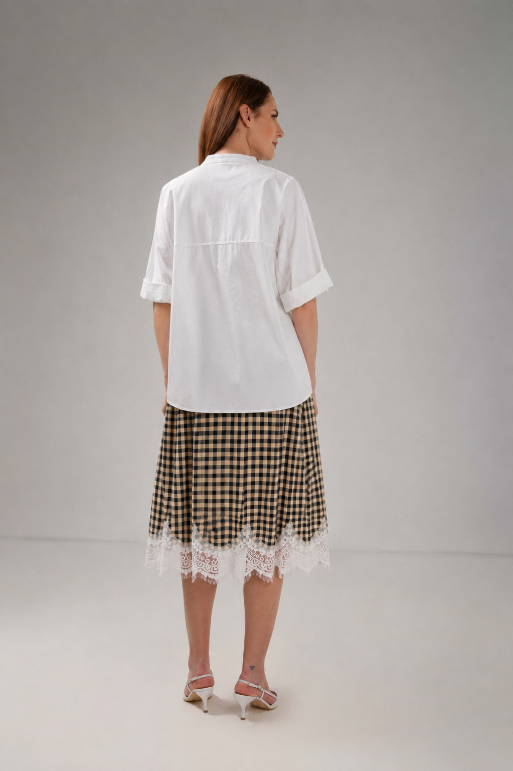 Load image into Gallery viewer, Dark green cotton shirt dress with macrame applications