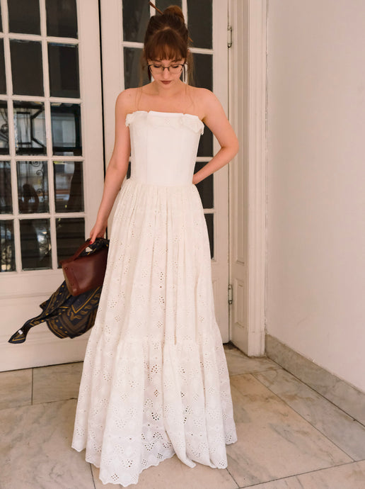 Rochie alba cu corset si fusta ampla din bumbac cu broderie sparta