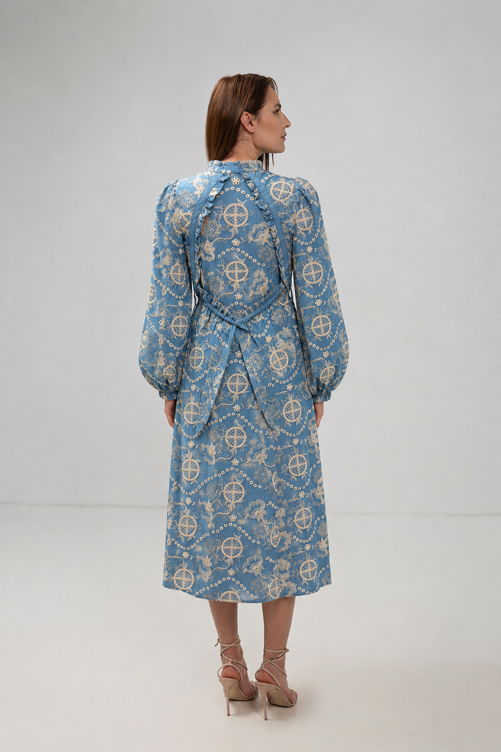 Incarca imaginea in galerie, Rochie Denim Brodată cu Guler Înalt și Mâneci Lungi