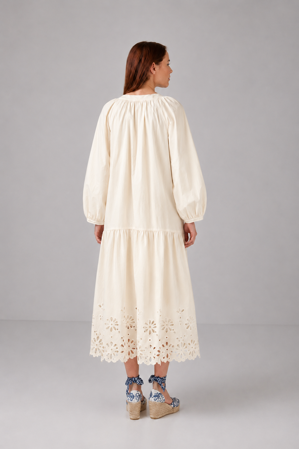 Load image into Gallery viewer, Dark green cotton shirt dress with macrame applications
