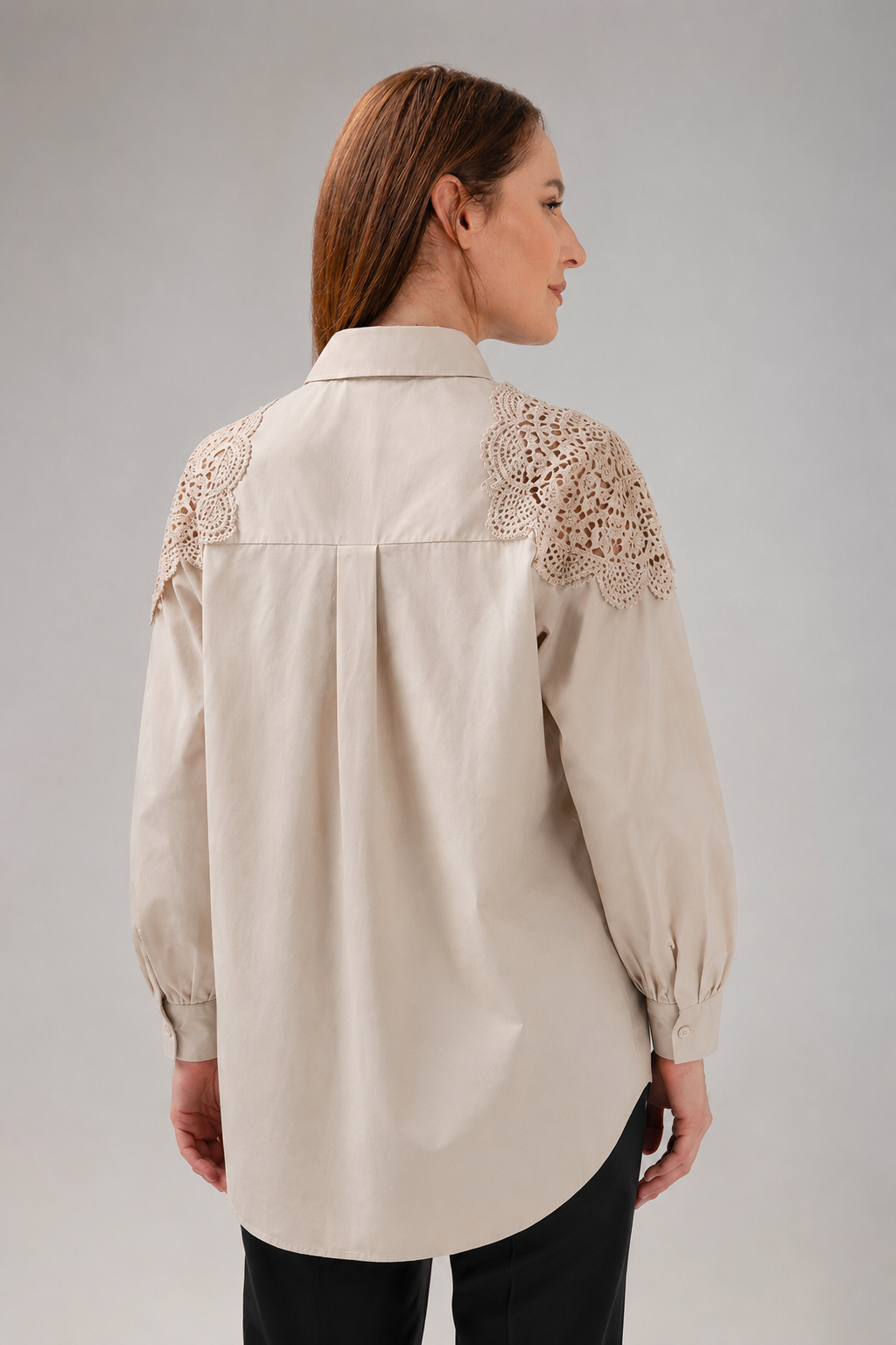 Load image into Gallery viewer, Dark green cotton shirt dress with macrame applications