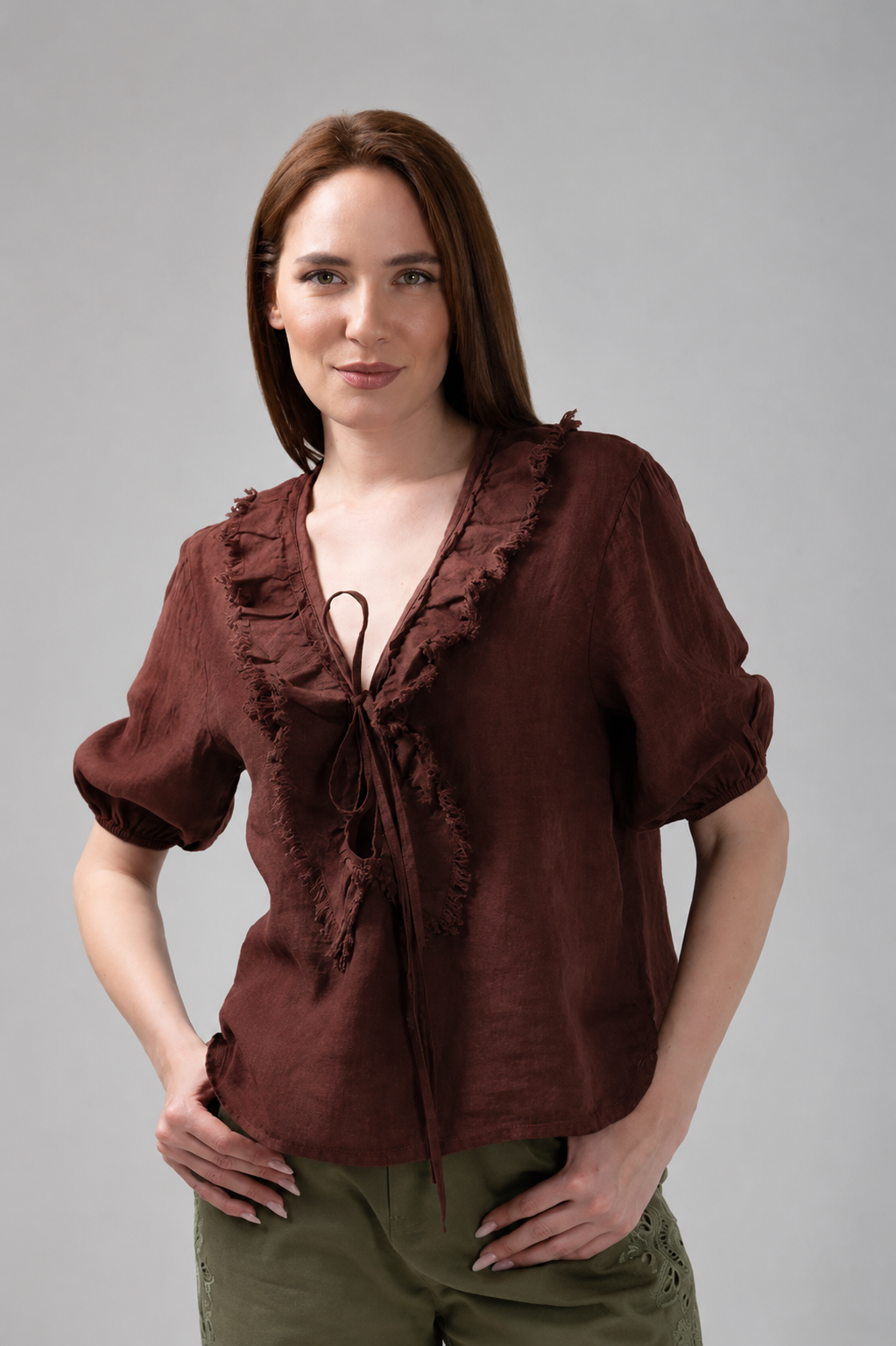 Load image into Gallery viewer, The blouse is made of viscose